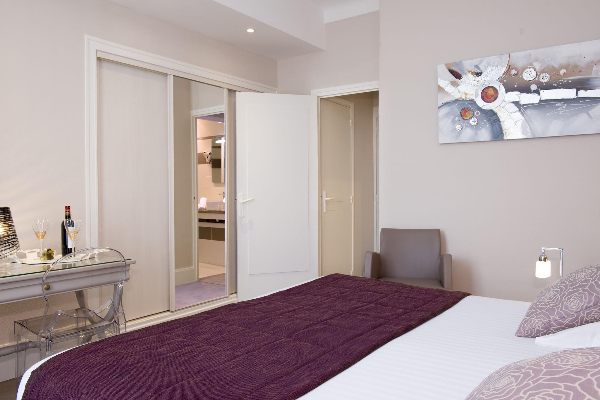 Hotel Les Nations The Originals Boutique Vichy Exterior photo