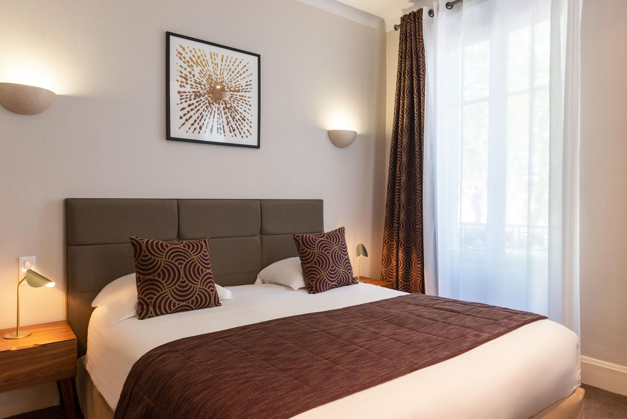 Hotel Les Nations The Originals Boutique Vichy Exterior photo