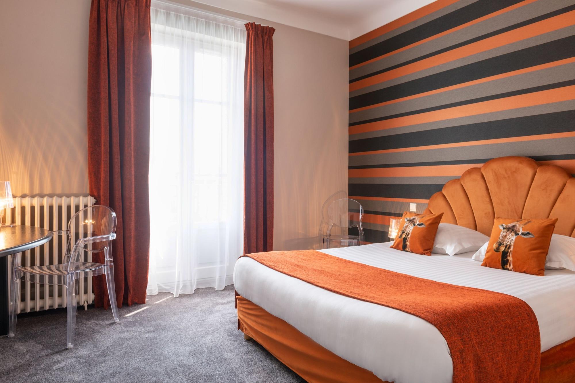 Hotel Les Nations The Originals Boutique Vichy Exterior photo